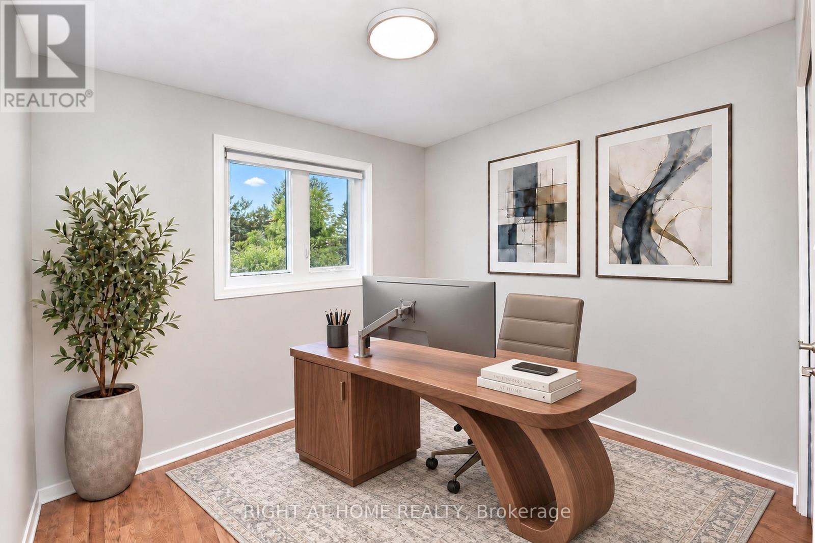 24 HARRINGTON COURT - 32