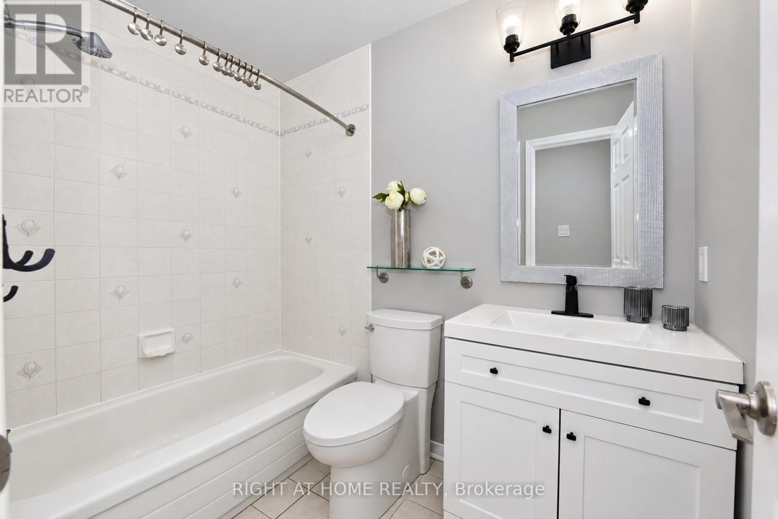 24 HARRINGTON COURT - Image 35