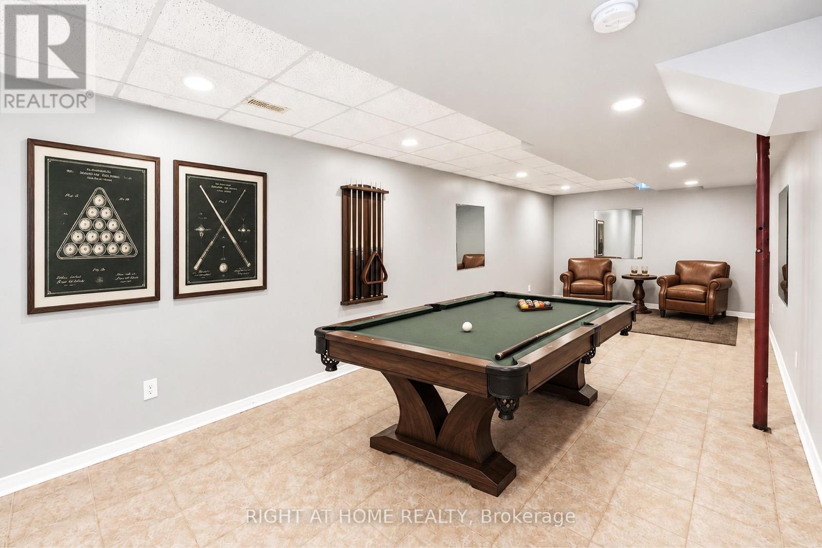 24 HARRINGTON COURT - 36