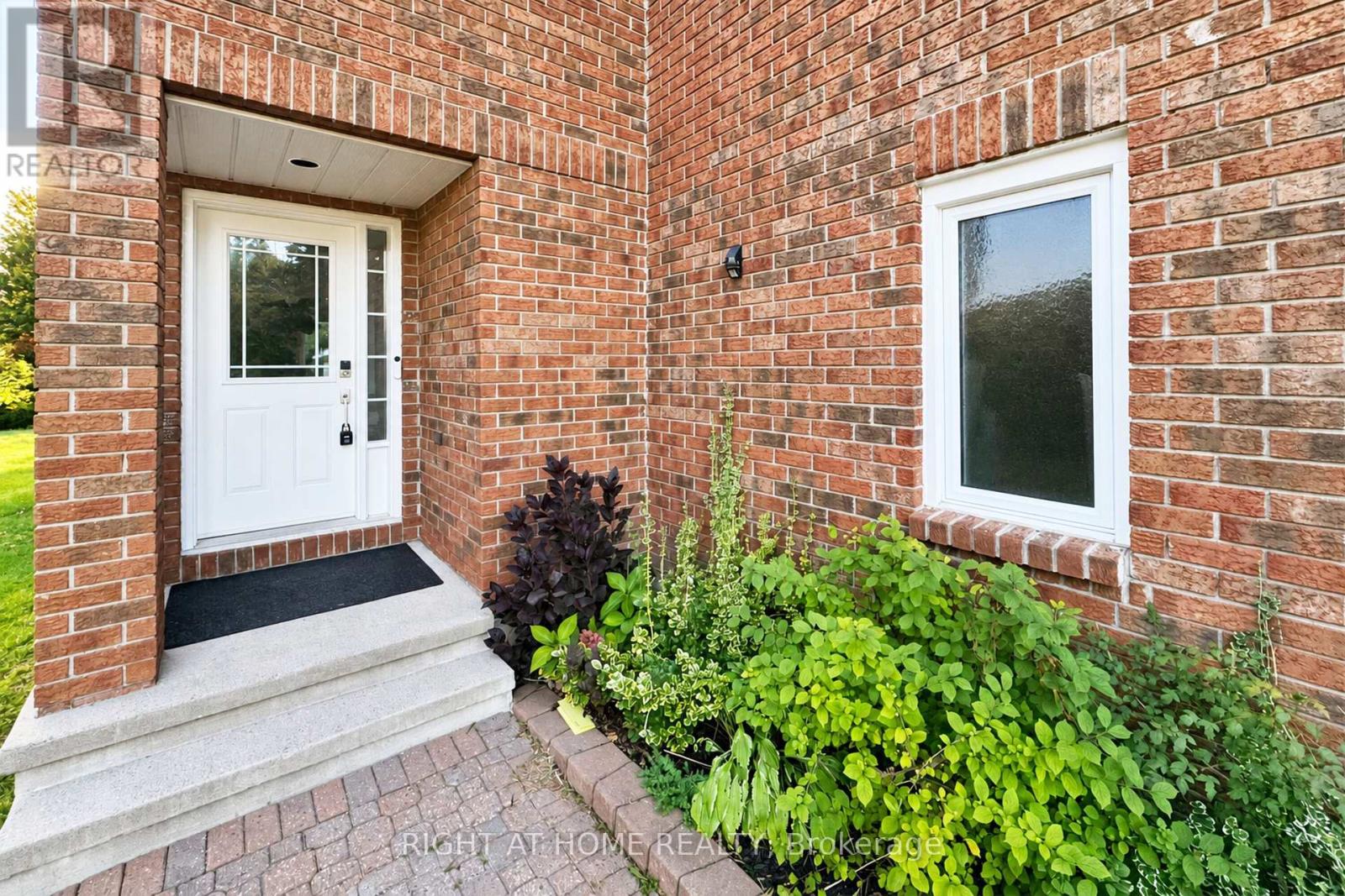 24 HARRINGTON COURT, Ottawa — photo 4