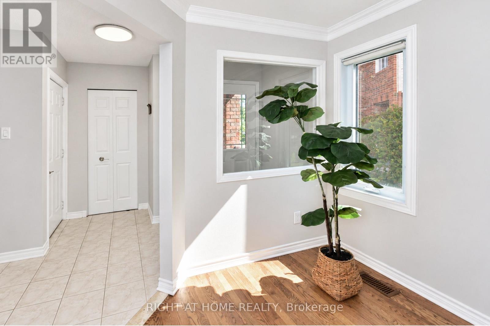 24 HARRINGTON COURT, Ottawa — photo 6