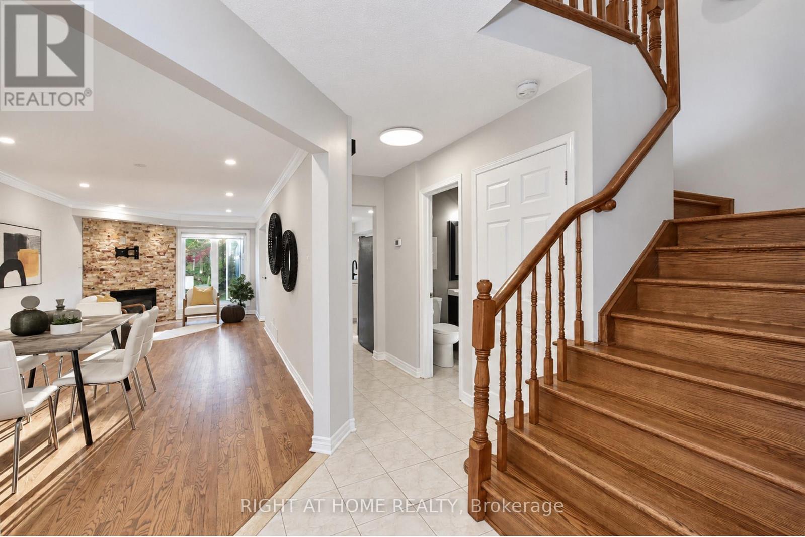 24 HARRINGTON COURT, Ottawa — photo 7