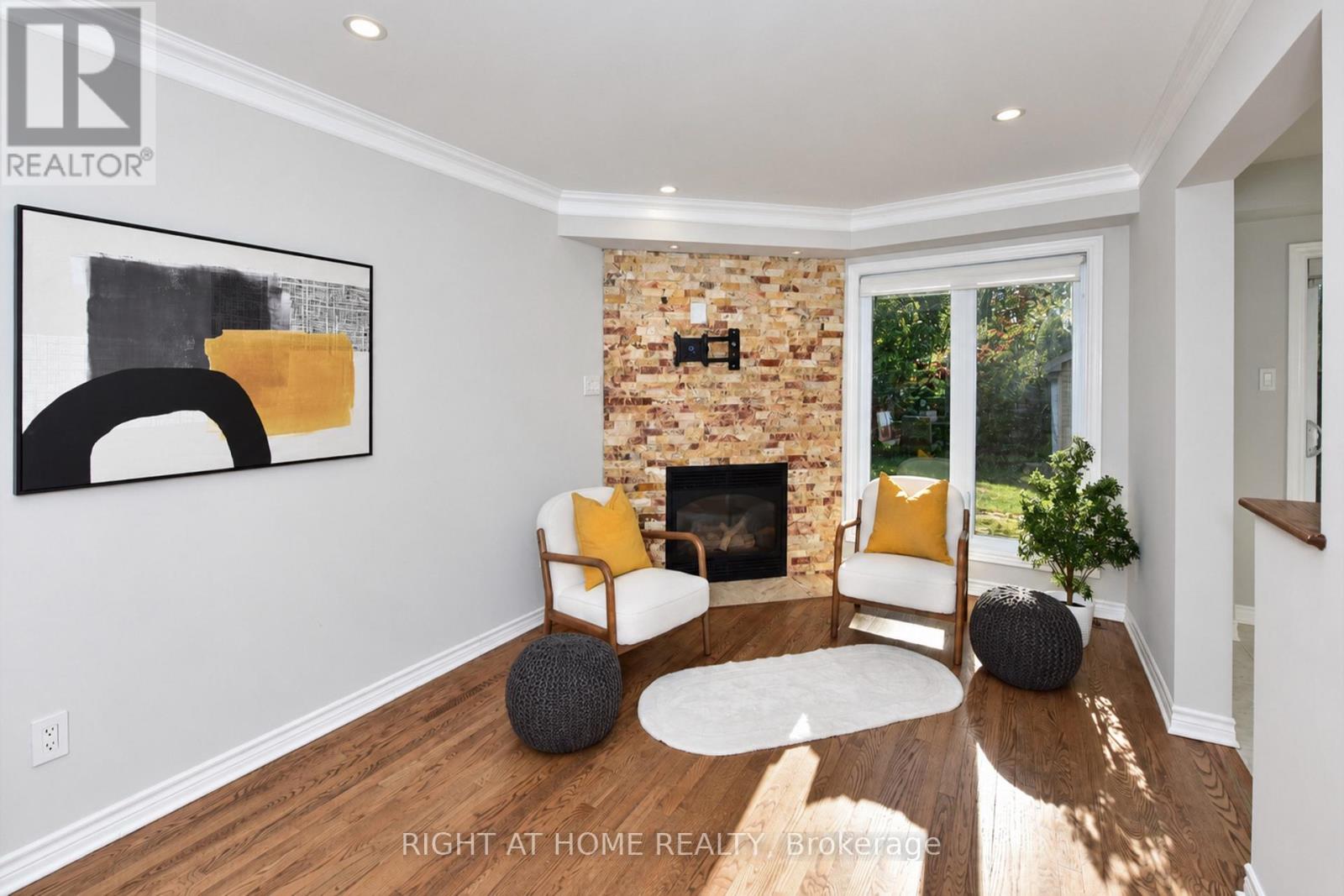 24 HARRINGTON COURT - 9