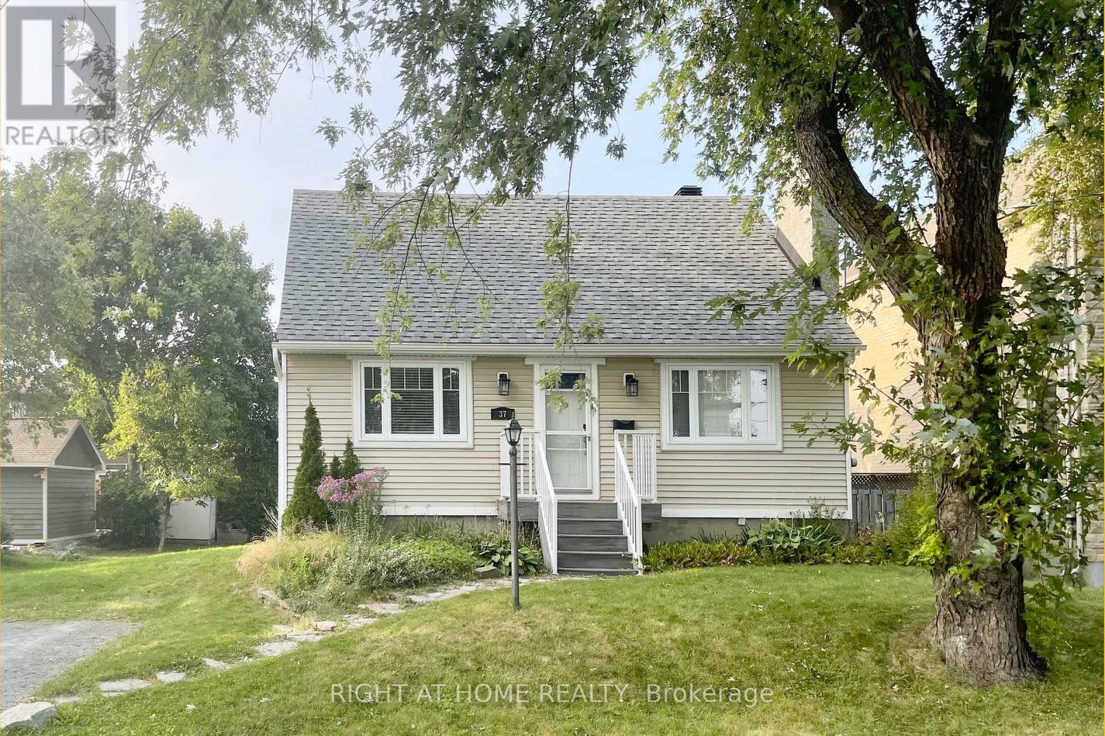 37 ROSSLAND AVENUE, Ottawa