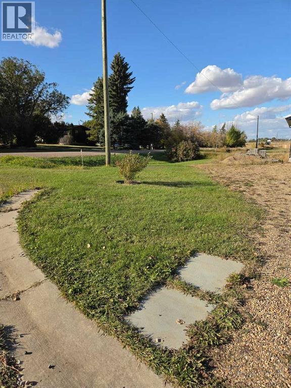 Listing photo – 4 SIFTON Crescent, Lougheed