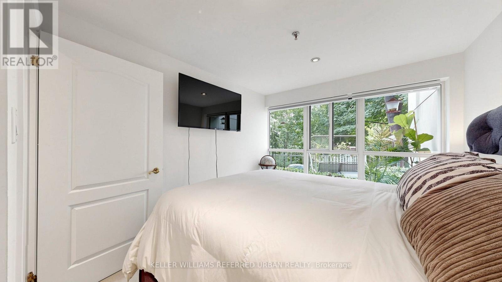 #5 1 WATERGARDEN WAY - 12