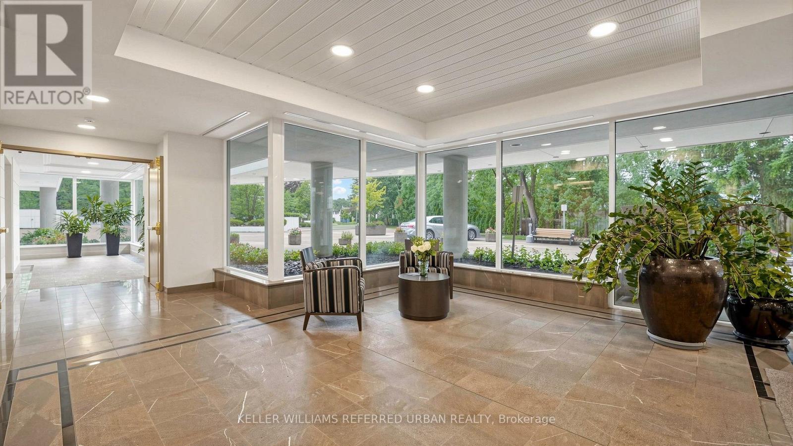 #5 1 WATERGARDEN WAY - 3