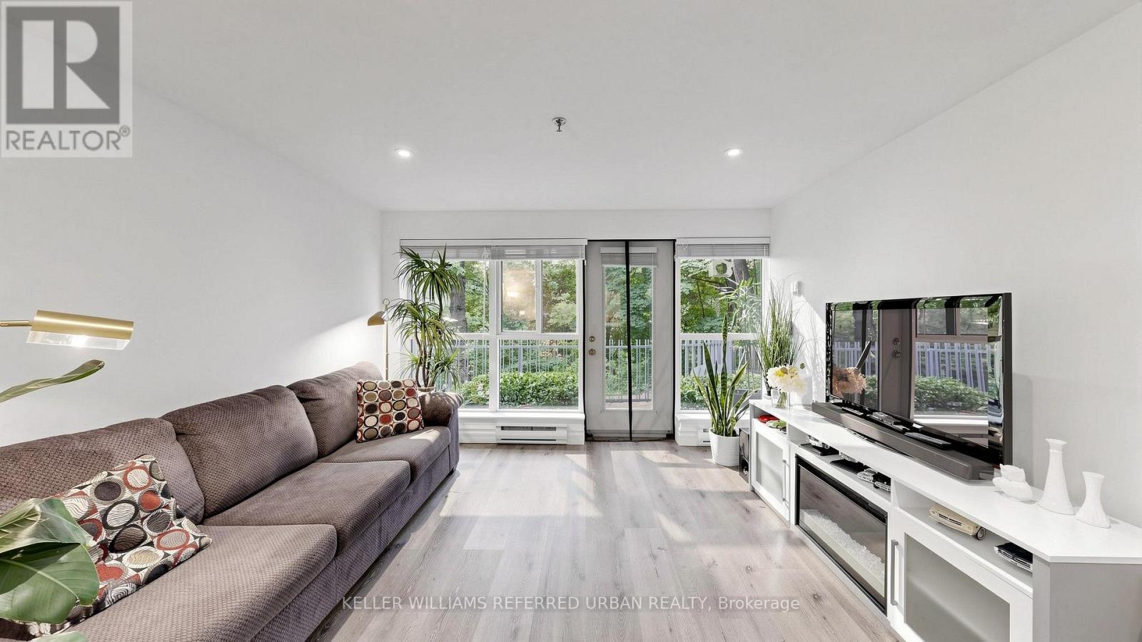 #5 1 WATERGARDEN WAY - 6