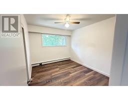 146 Yorkview Drive, Toronto, ON M2R1K1 Photo 6