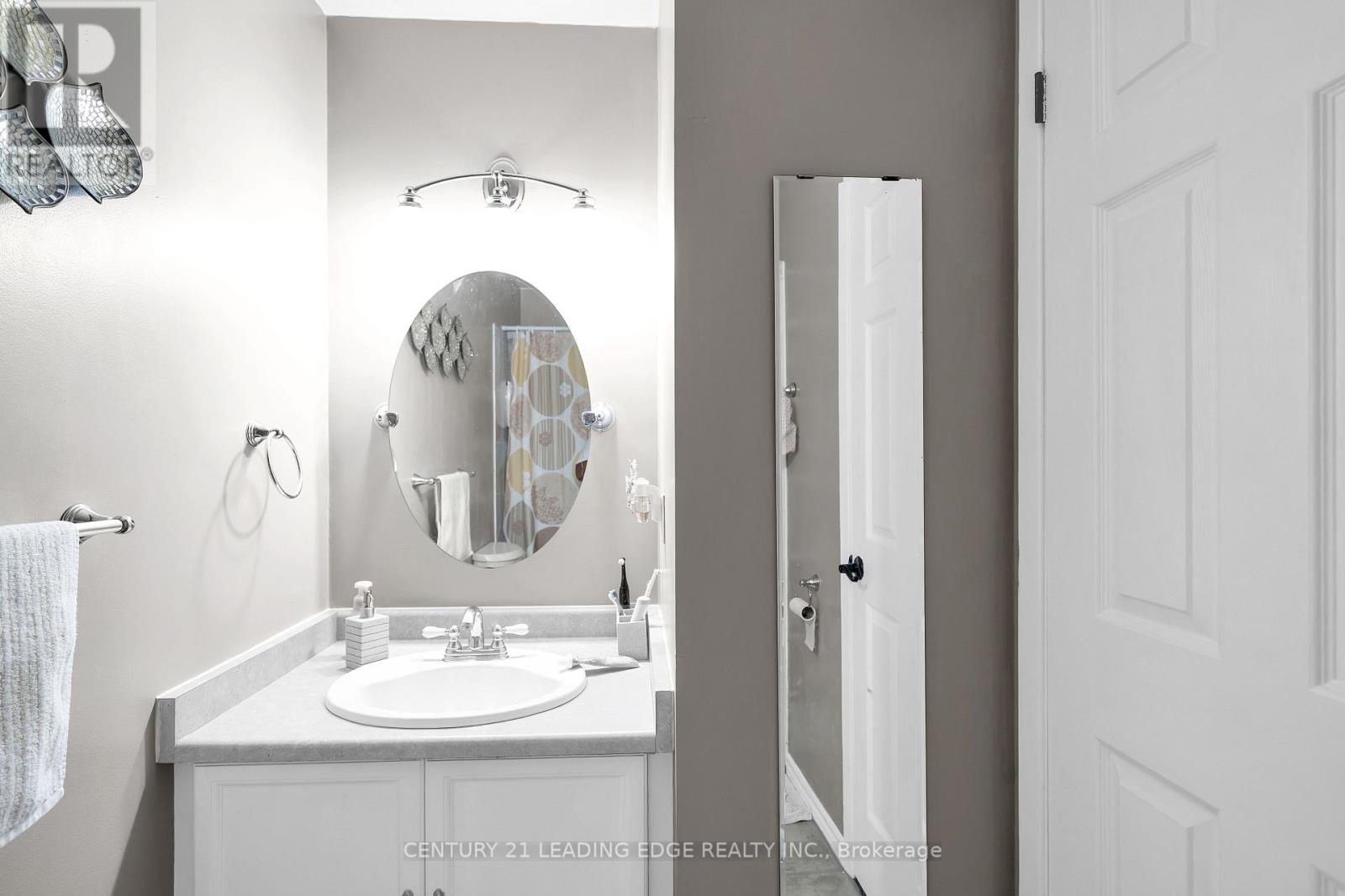 10 FAIRBAIRN COURT, Clarington (Bowmanville) — photo 12