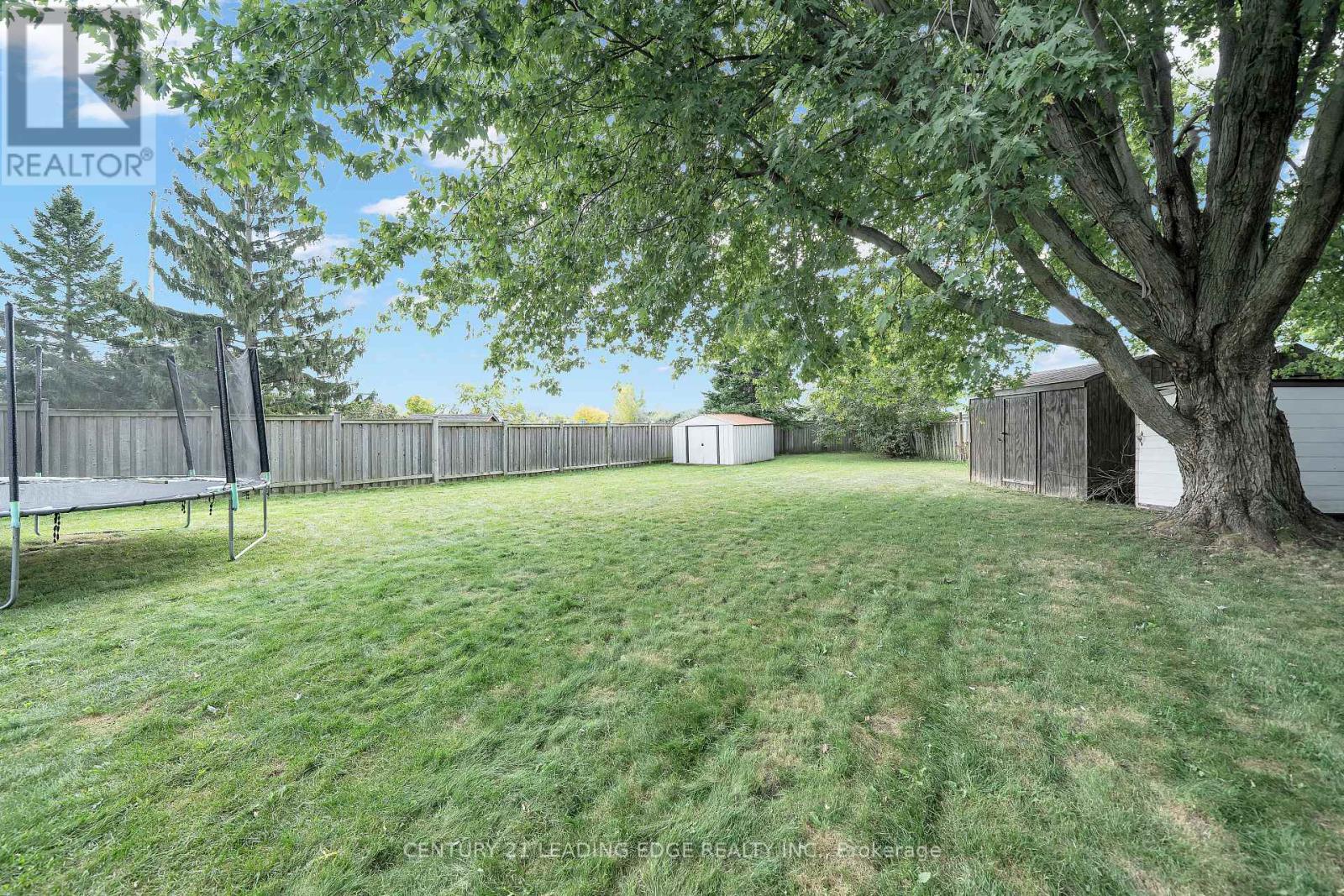 10 FAIRBAIRN COURT - 25