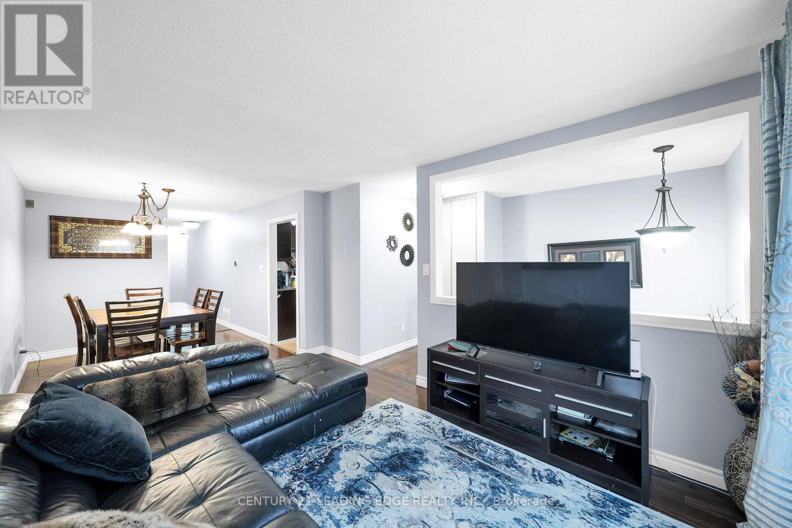 10 FAIRBAIRN COURT - 8