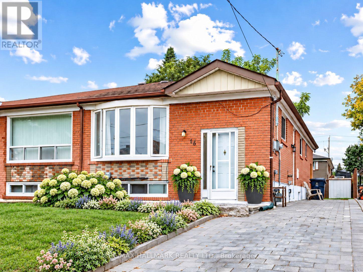 16 AVIS CRESCENT - 2