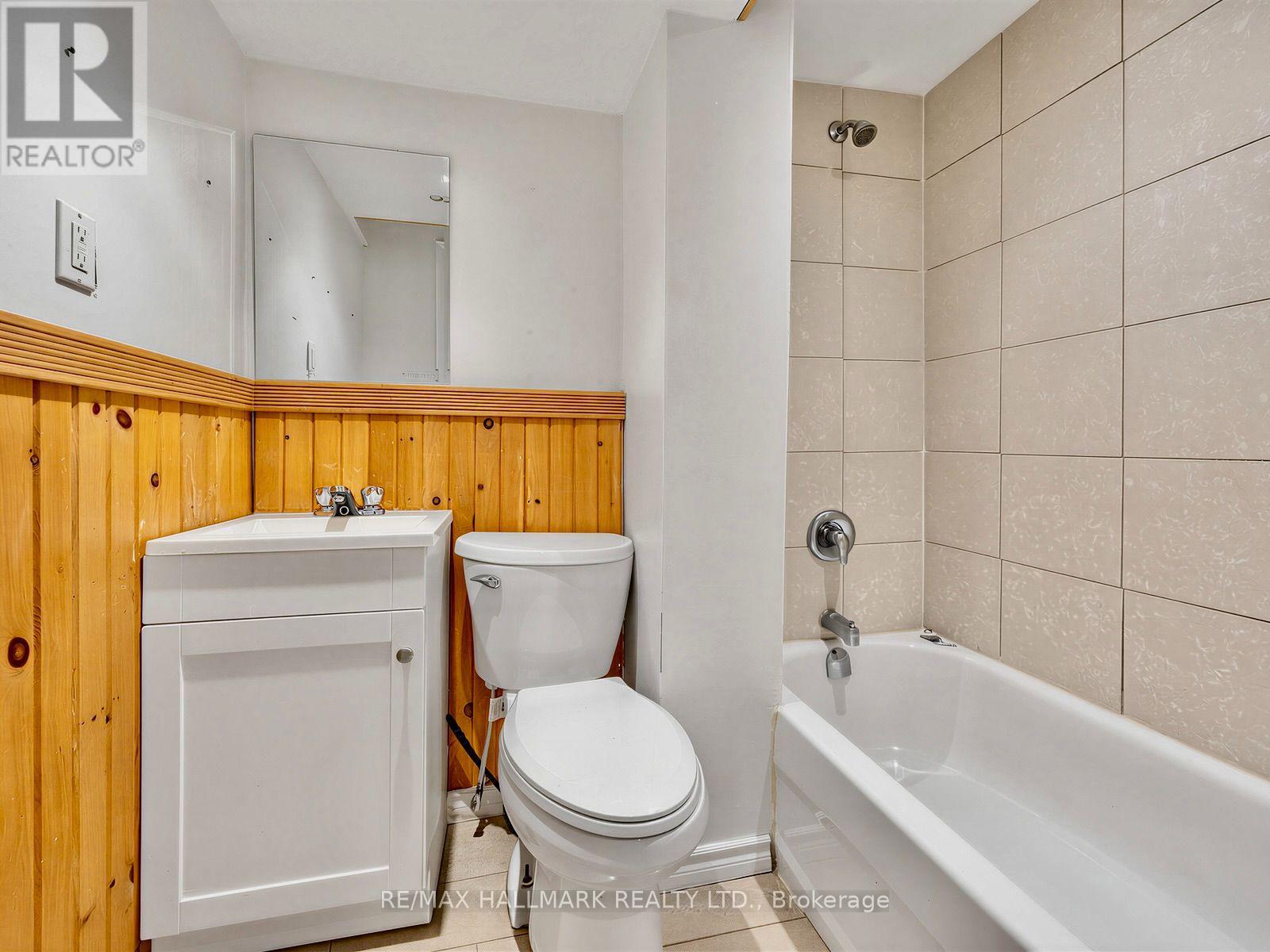 16 AVIS CRESCENT - Image 32