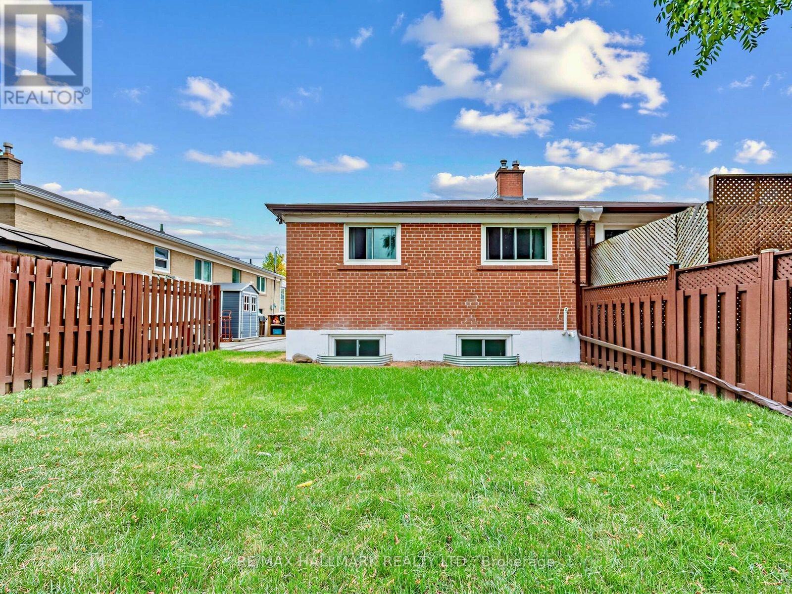 16 AVIS CRESCENT - 47