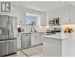 16 Avis Crescent, Toronto, ON M4B1B7 Photo 15