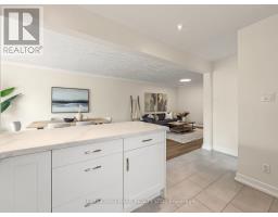 16 Avis Crescent, Toronto, ON M4B1B7 Photo 18
