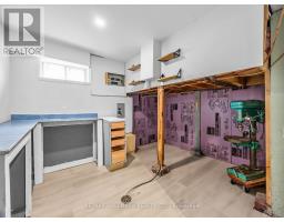 16 Avis Crescent, Toronto, ON M4B1B7 Photo 43