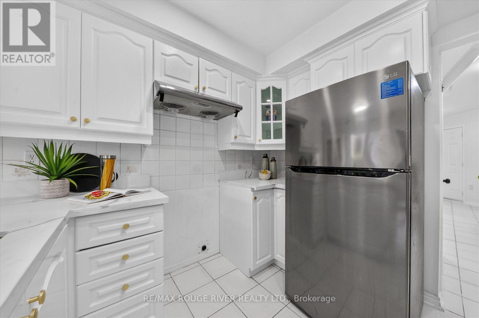 211 PONYMEADOW TERRACE - 13
