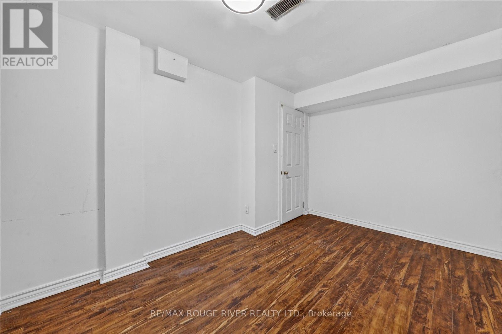 211 PONYMEADOW TERRACE - 37