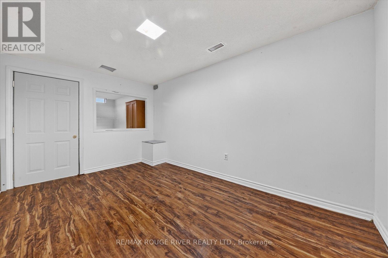 211 PONYMEADOW TERRACE - Image 40