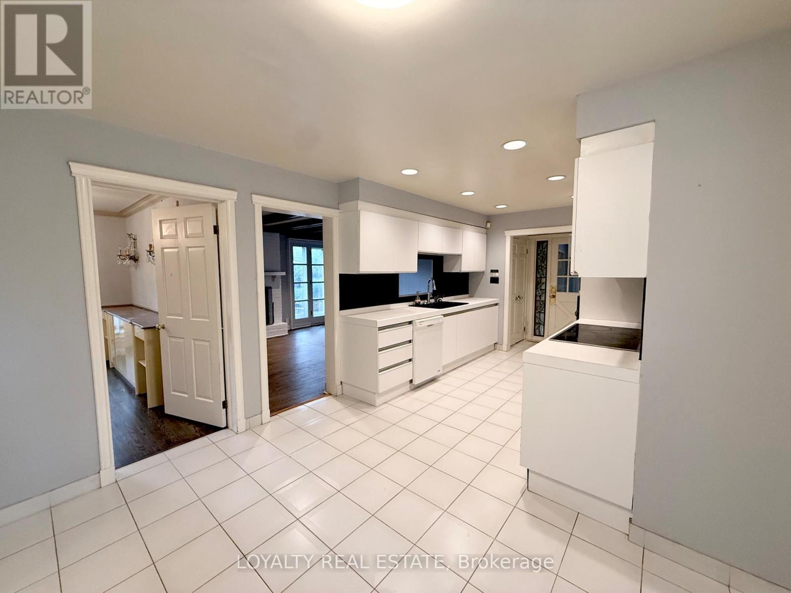 4 CANADIANA DRIVE, Markham (Bayview Glen) — photo 9
