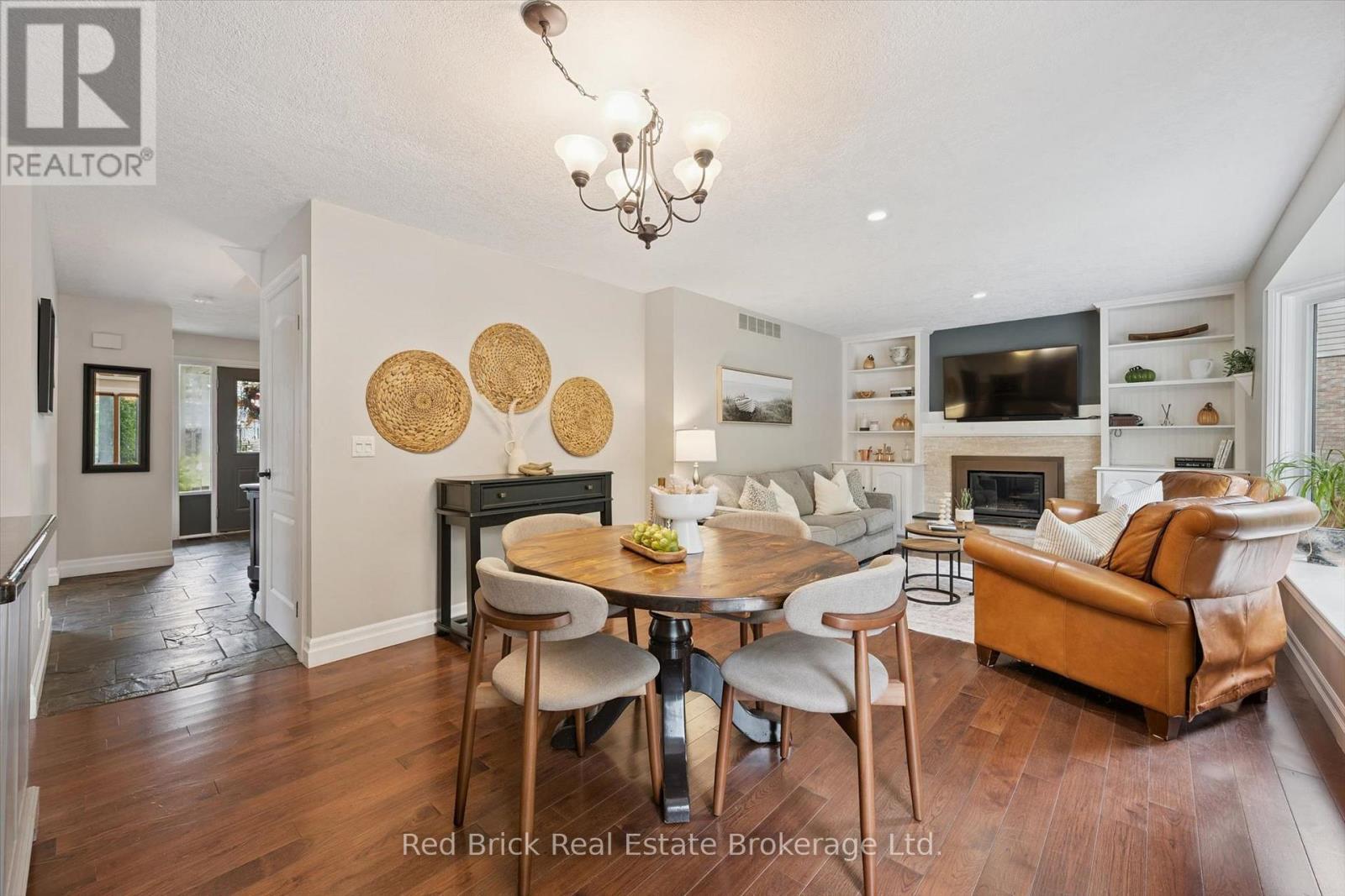 8 SUGARBUSH PLACE - 17