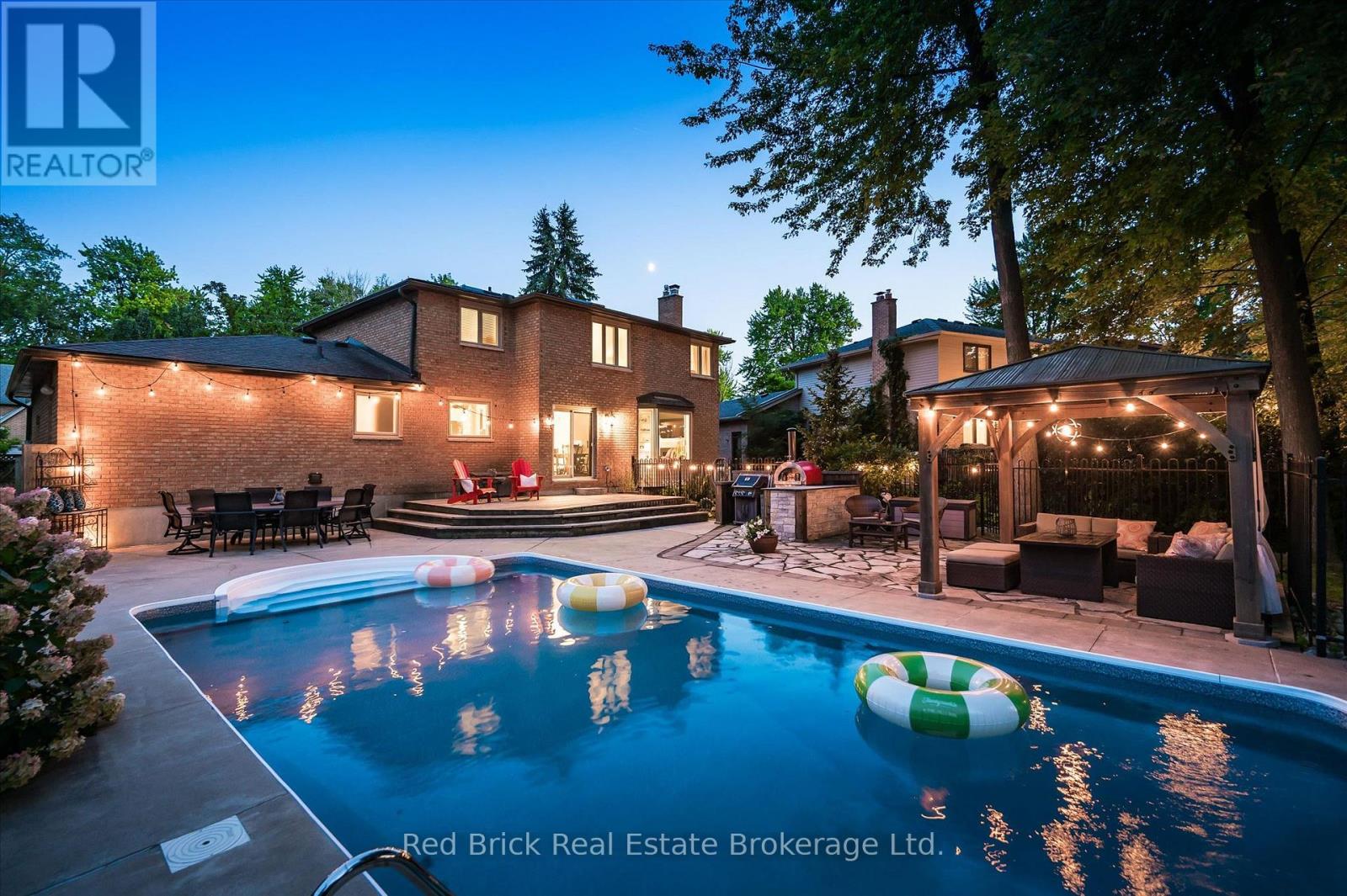 8 SUGARBUSH PLACE - 2