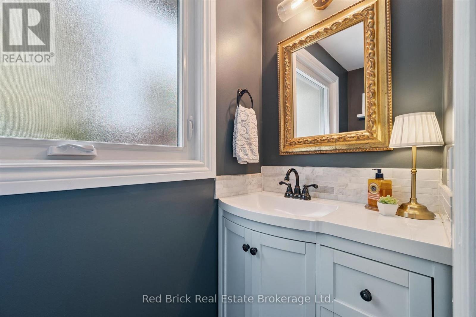 8 SUGARBUSH PLACE - 21