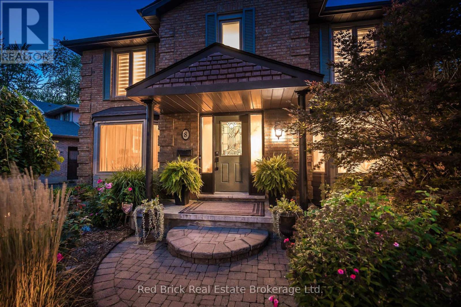 8 SUGARBUSH PLACE - 3