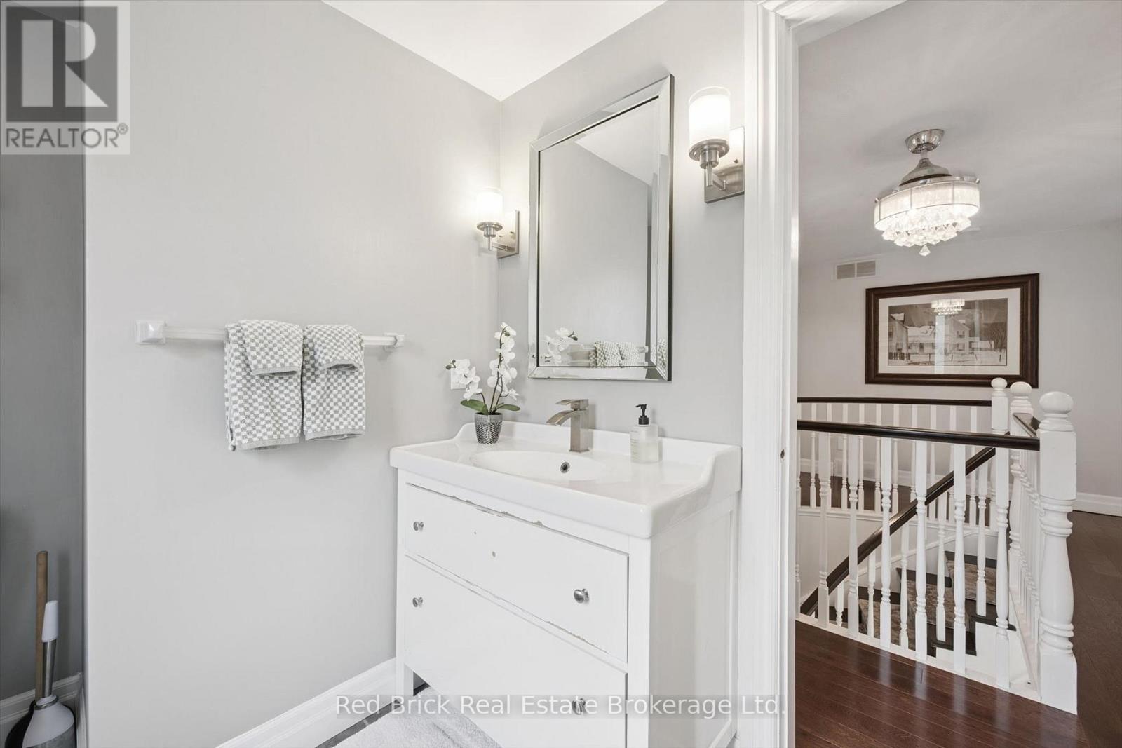 8 SUGARBUSH PLACE - 31