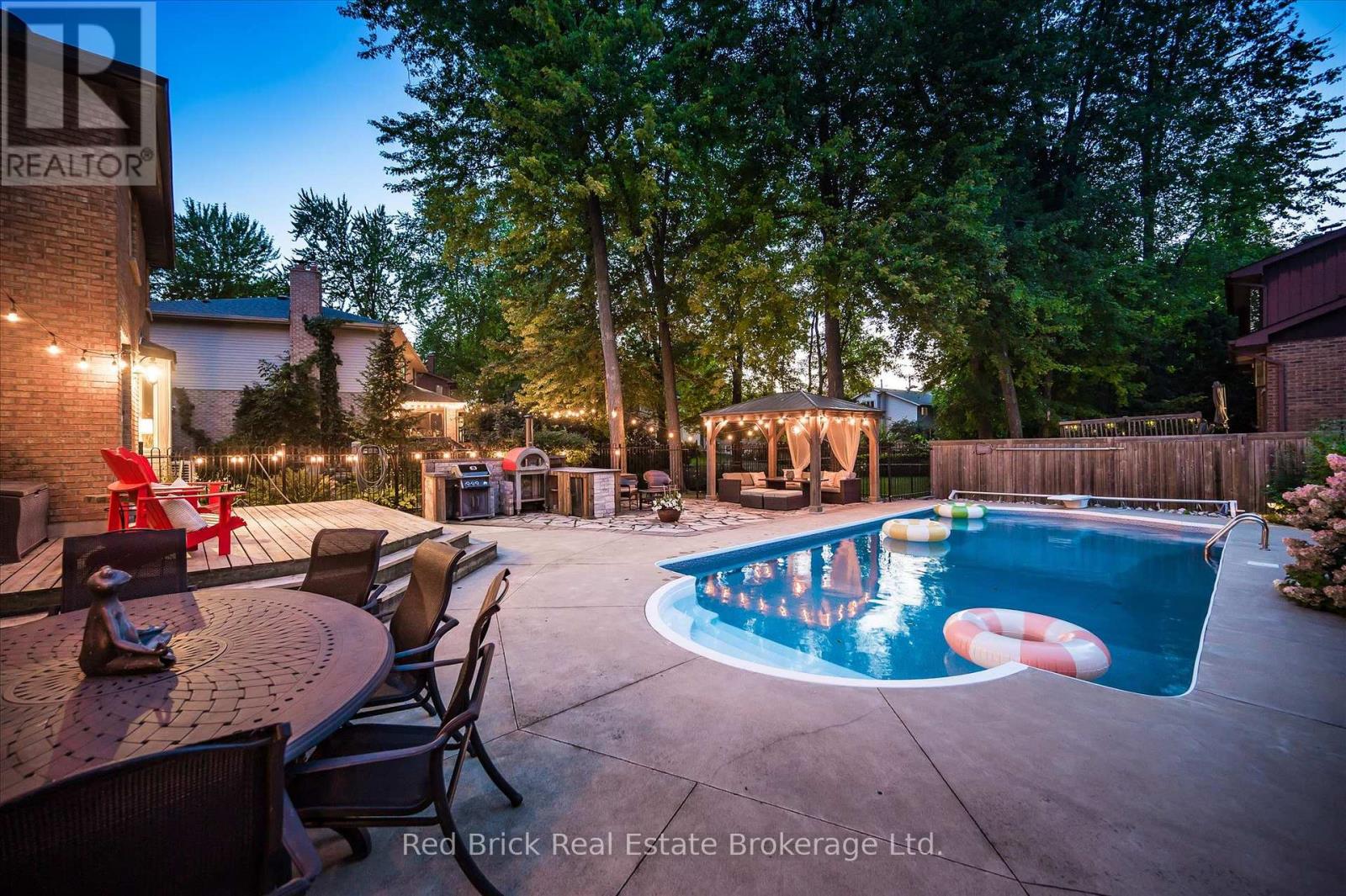 8 SUGARBUSH PLACE - 43