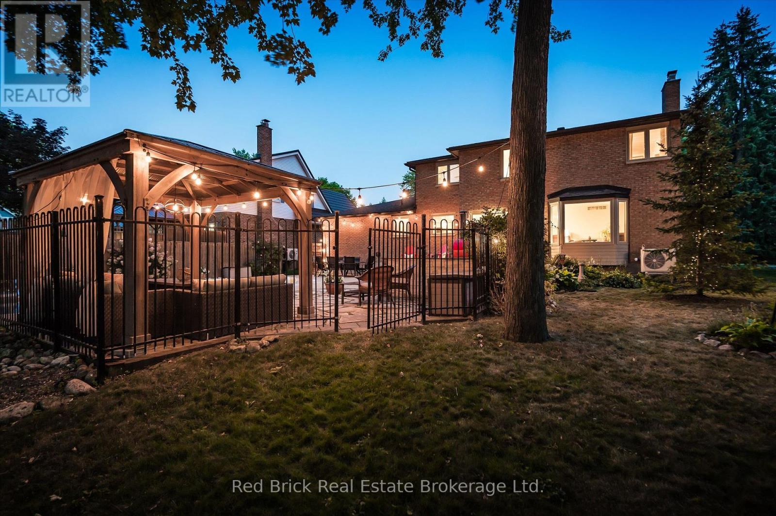 8 SUGARBUSH PLACE - 45