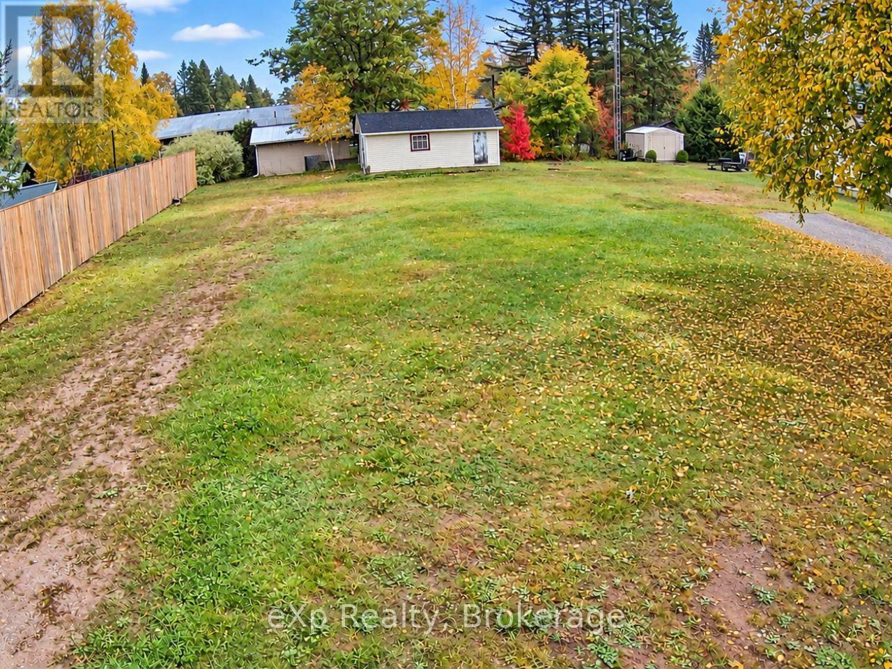 8 CEDAR COURT, South River — photo 4