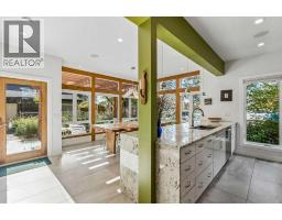5pc Bathroom - 1820 4 Street Ne, Calgary, AB T2E7X7 Photo 17