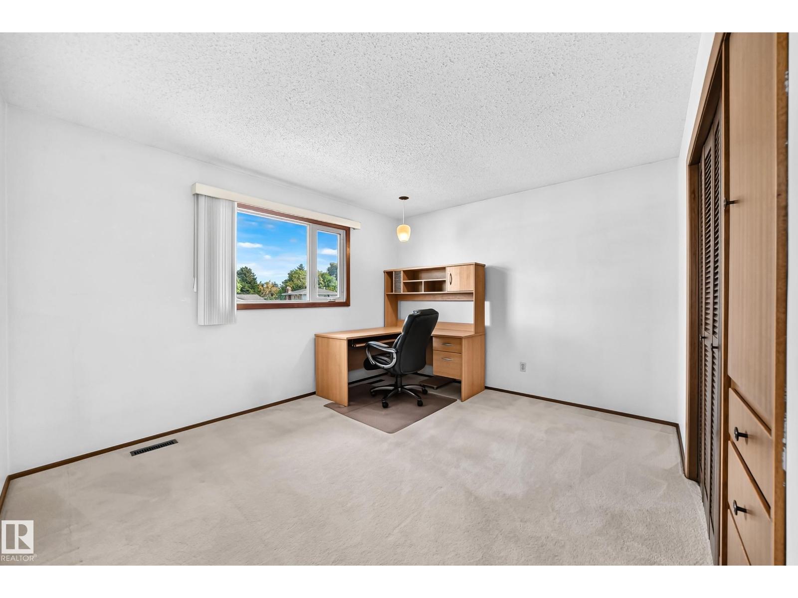 7355 18 AV NW - Image 43