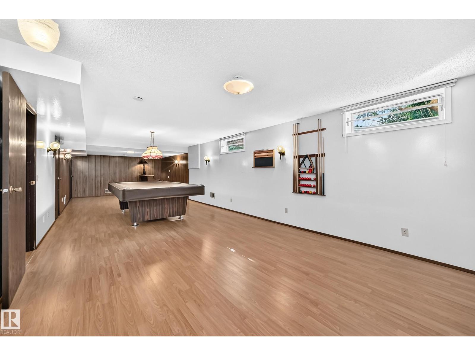 7355 18 AV NW - 49