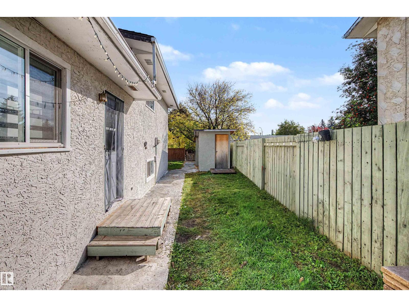 3211 71 ST NW - 31