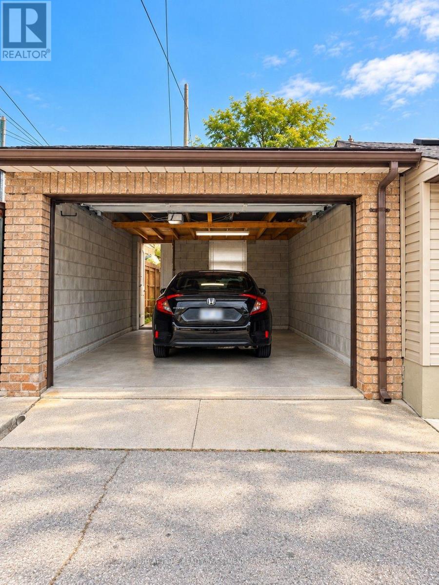 242 SILVERTHORN AVENUE, Toronto (Weston-Pellam Park) — photo 5