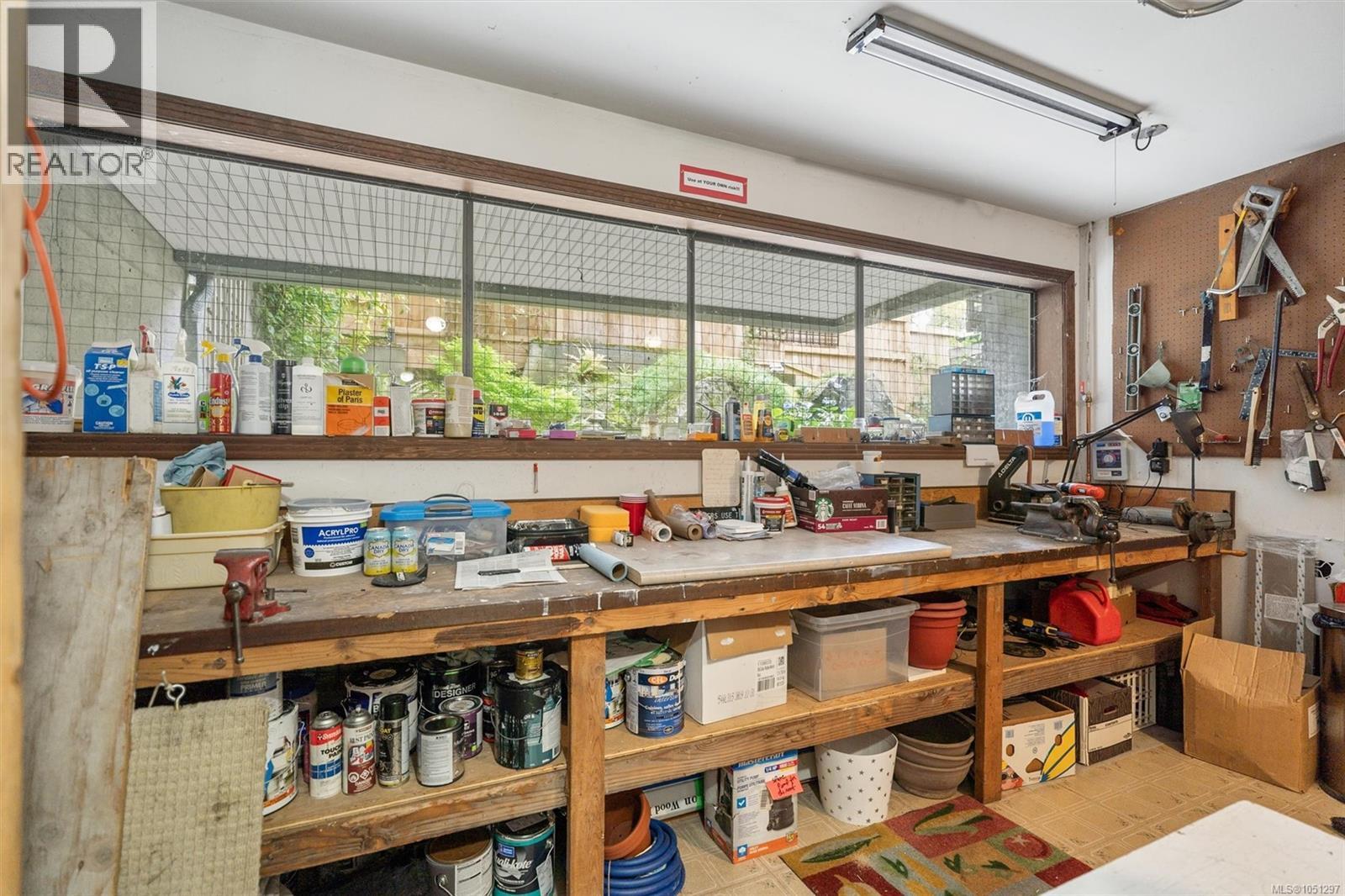 101 280 Douglas Street, Victoria