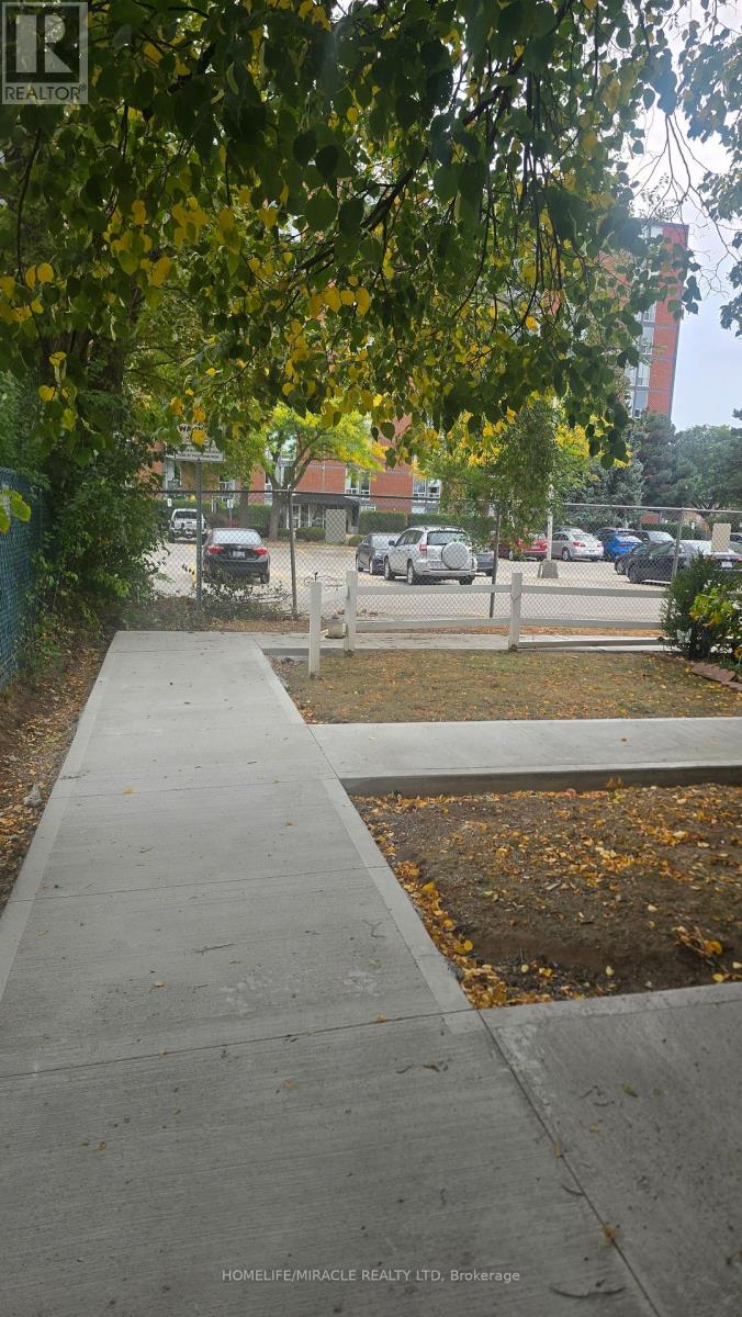 30 JEROME CRESCENT, Hamilton (Riverdale) — photo 3