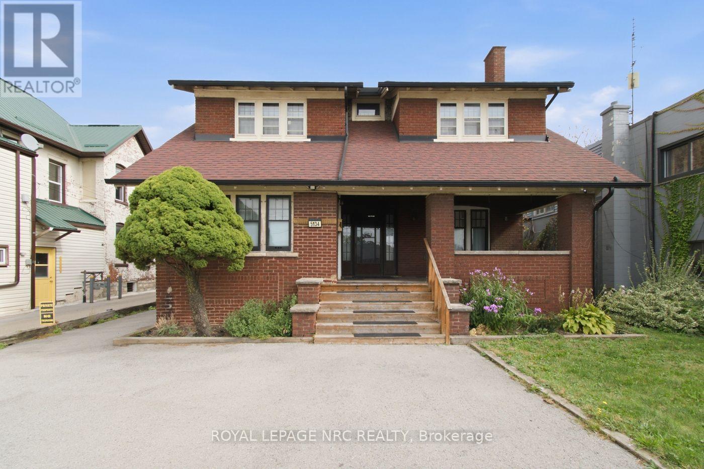 5134 VICTORIA AVENUE E - 1