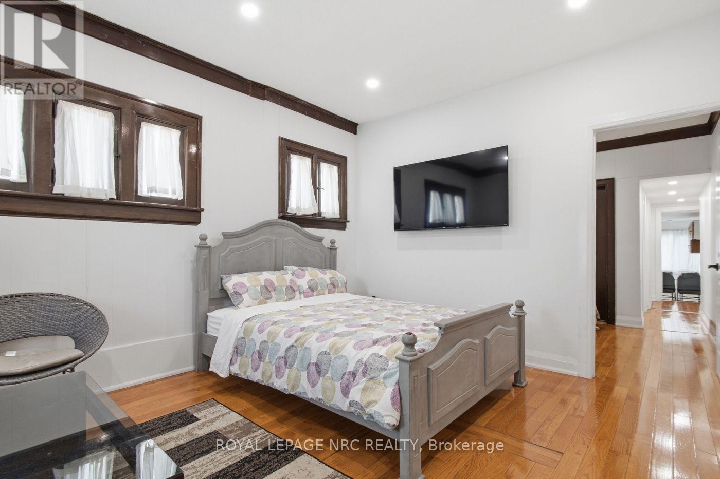 5134 VICTORIA AVENUE E - 21