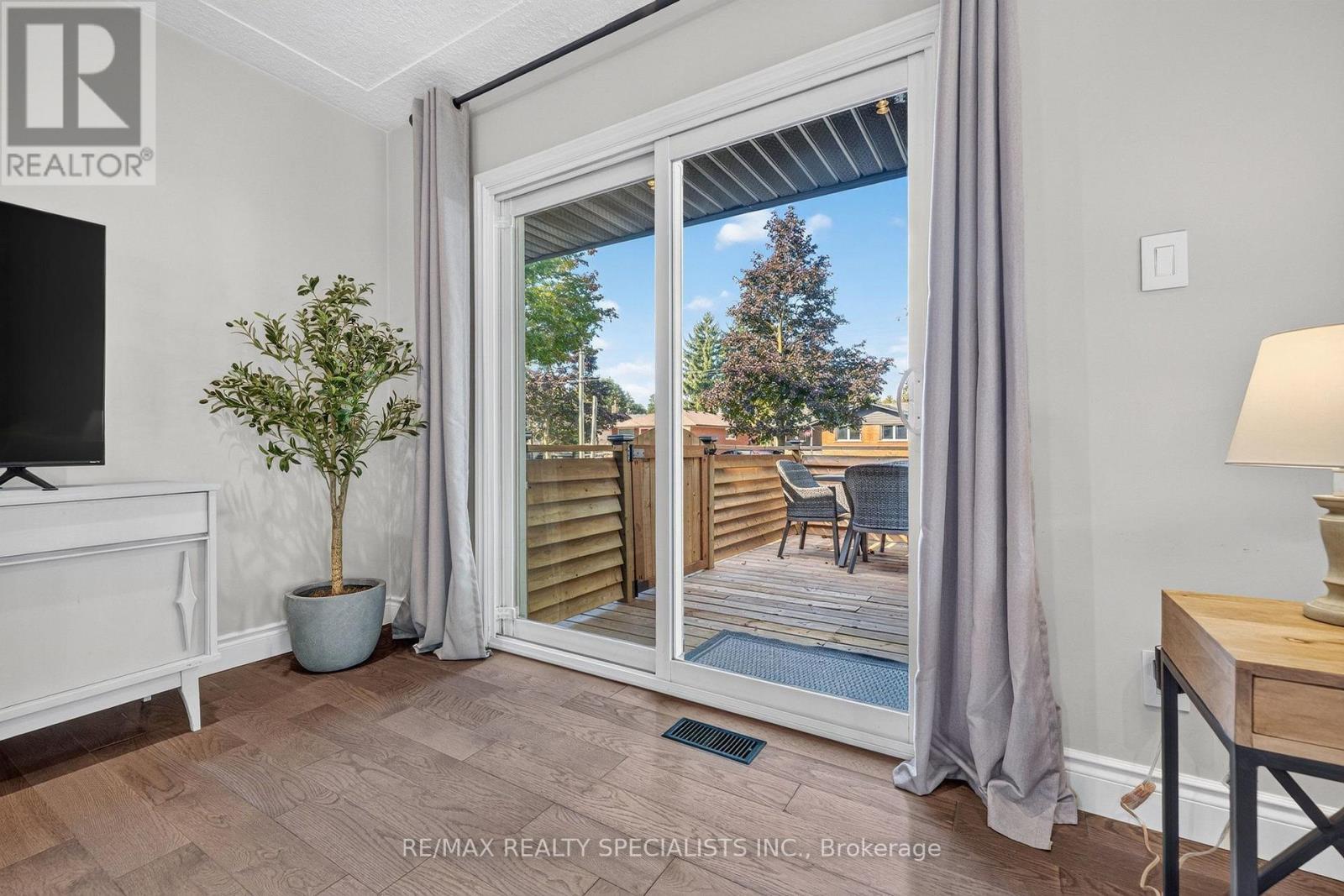 70 DUNCAIRN AVENUE - 22