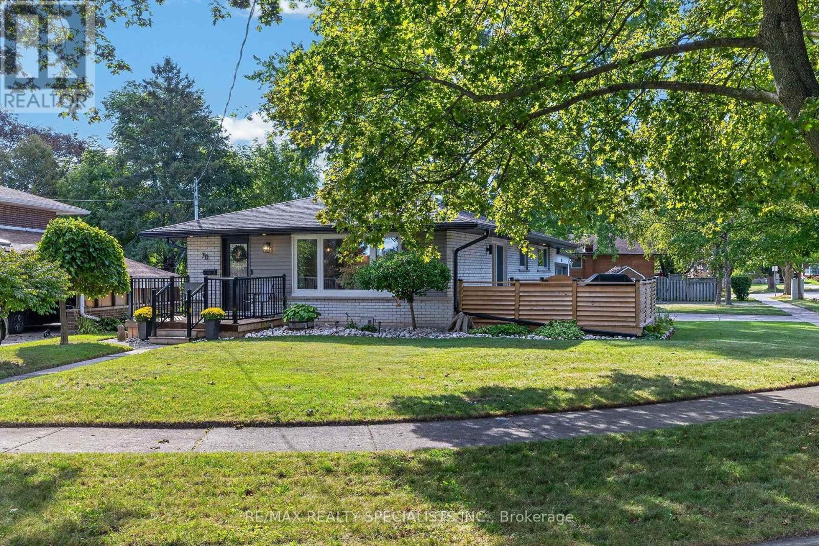 70 DUNCAIRN AVENUE - 3