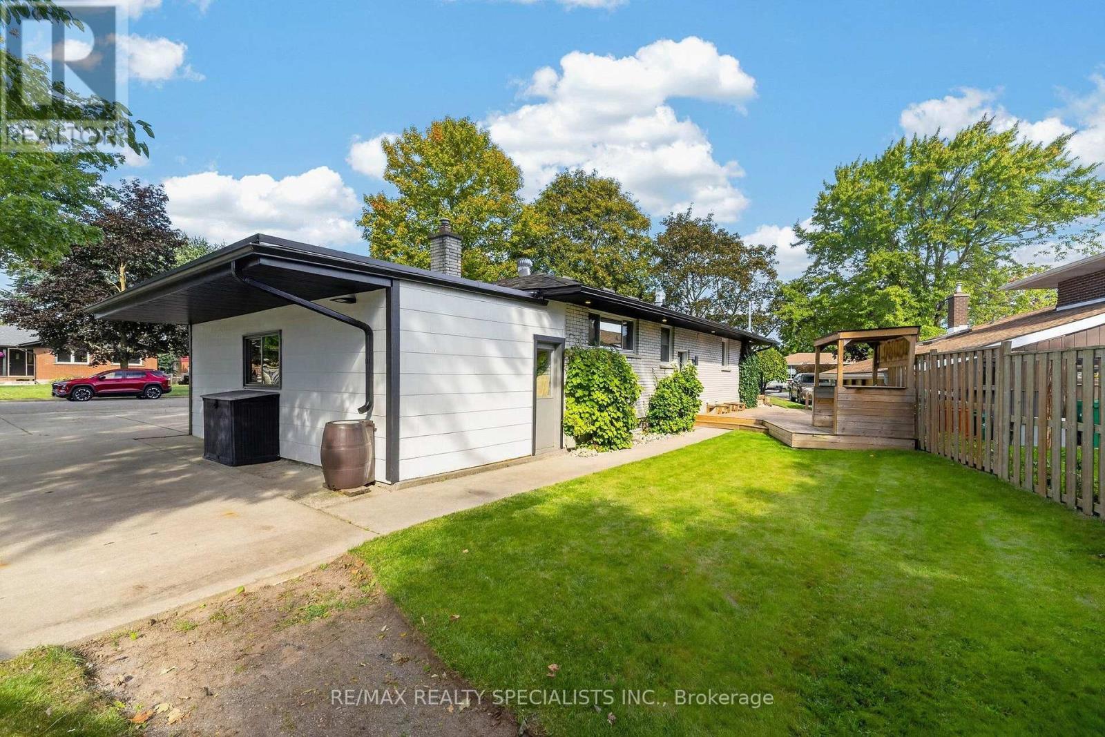 70 DUNCAIRN AVENUE - 37