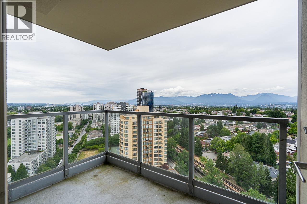 2409 3663 CROWLEY DRIVE, Vancouver - Image 1
