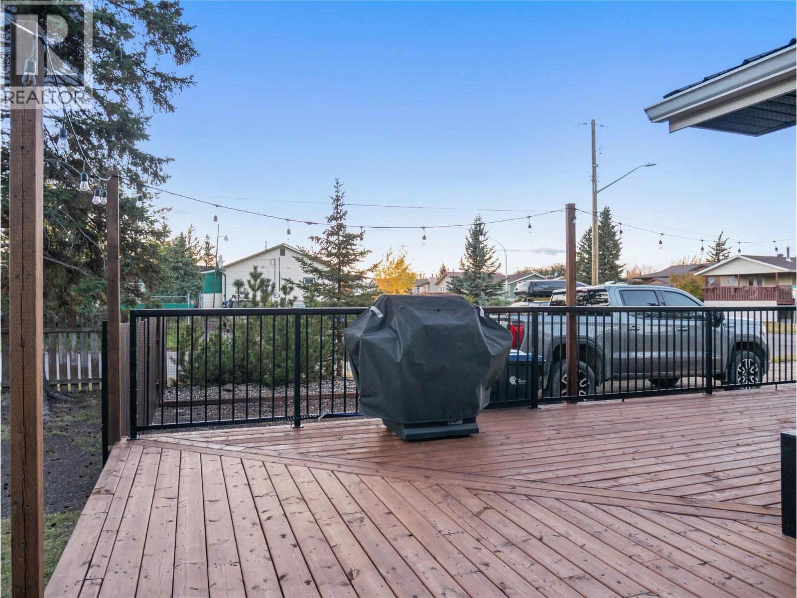 1537 115 Avenue - 33