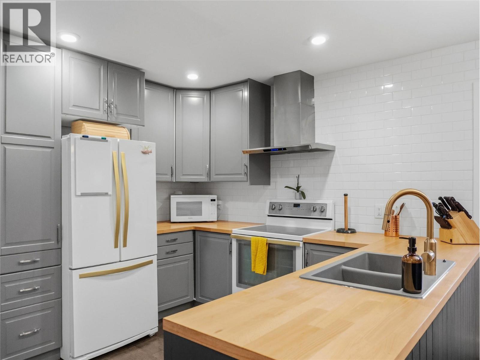 1537 115 Avenue - 3
