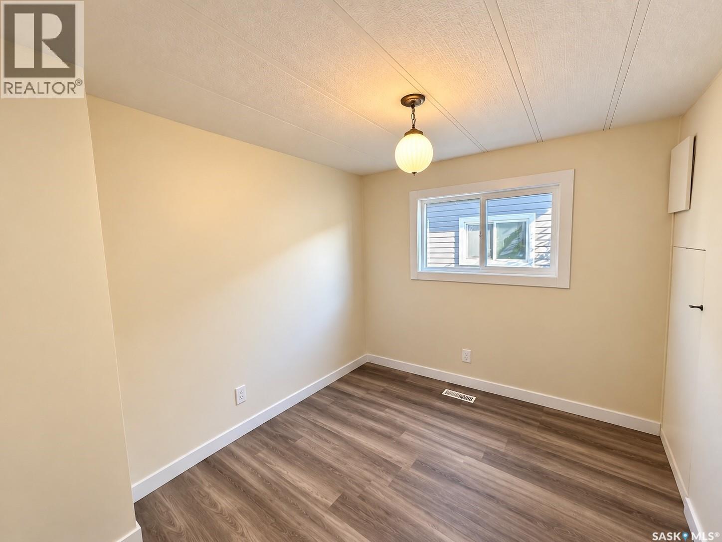 216 1524 Rayner AVENUE - Image 24